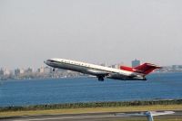 Photo: Northwest Airlines, Boeing 727-200, N256US