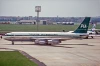 Photo: Pakistan International Airlines - PIA, Boeing 720, AP-AMJ