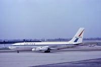 Photo: United Airlines, Boeing 720, N7216U